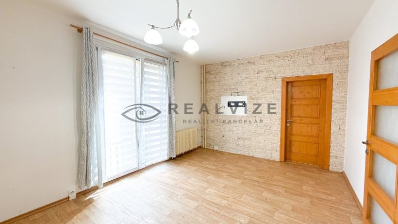 Pronajem-bytu-51-obyvaci-pokoj-foto-1